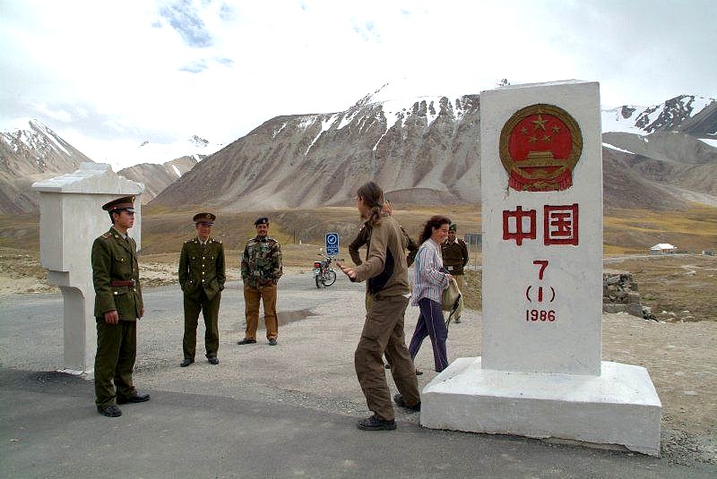 3-20-pakistan-karakorum-highway-spielereinen-an-der-chinesischen-grenze