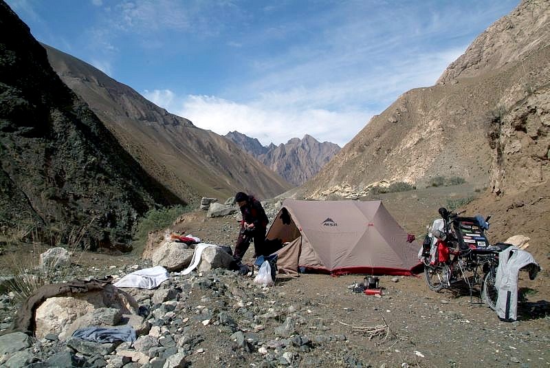 china2 014-waesche-trocknen-beim-zelten