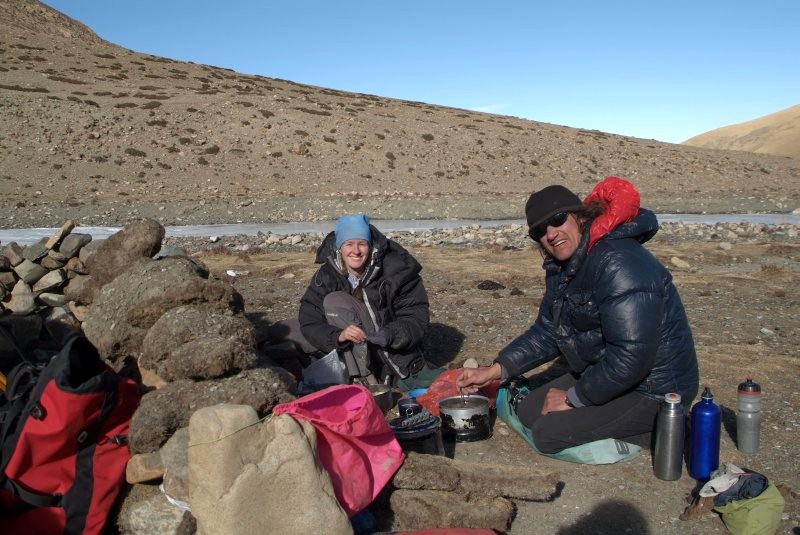 wandern in tibet 005 wir kochen lecker essen.jpg	
